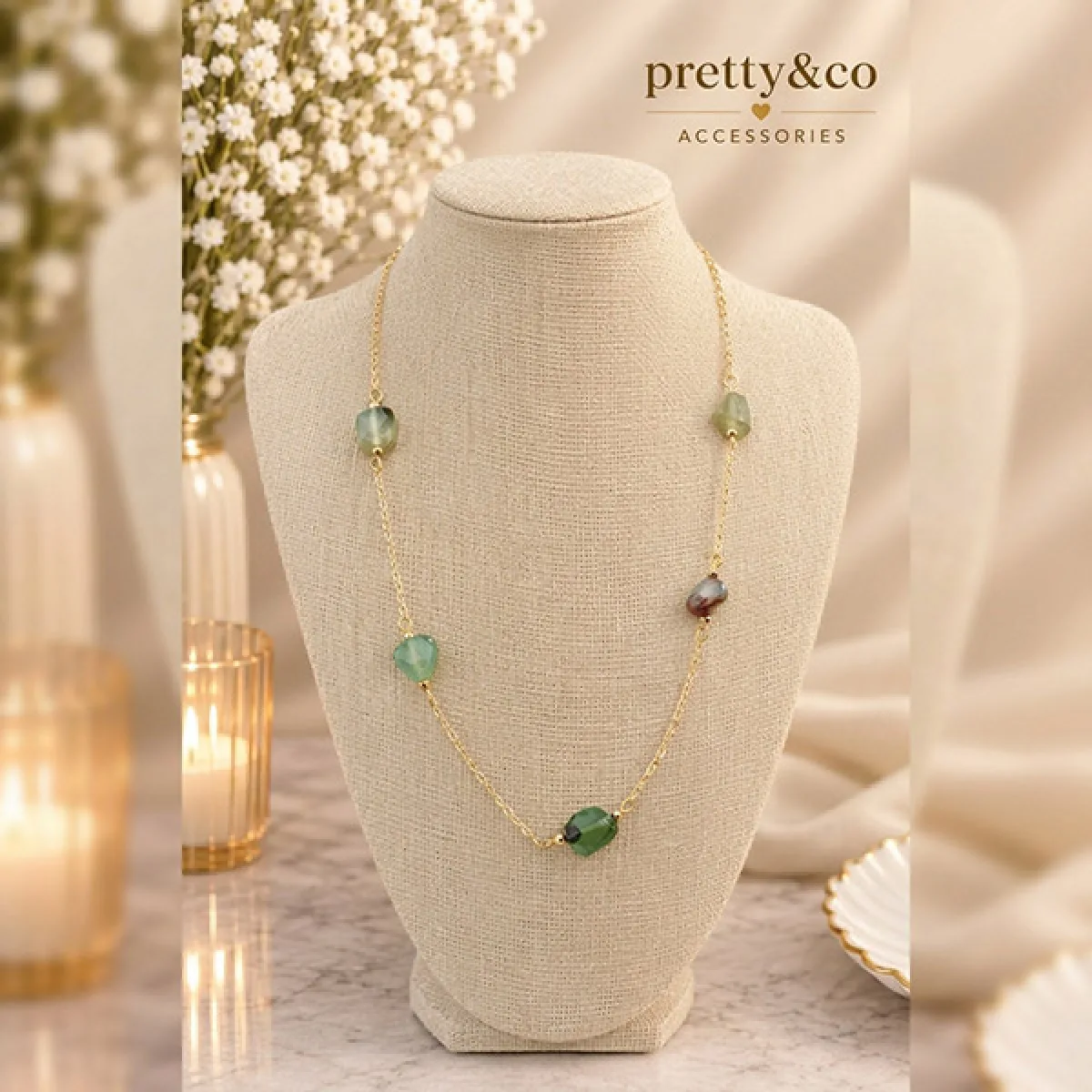Short stones necklace